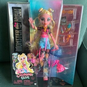Monster High Lagoona Blue with pet